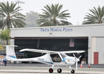 Zatvaranje 107 godina stare zračne luke u Kaliforniji – nakon 50 godina pritužbi lokalnog stanovništva