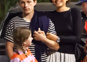 Zendaya nosi zlatni prsten jer ona i Tom Holland izgledaju zaljubljeno nakon prvog zajedničkog viđenja nakon glasina o vjenčanju