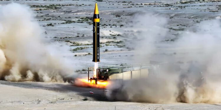 Žestok napad na Tel Aviv: Iran lansirao novu raketu