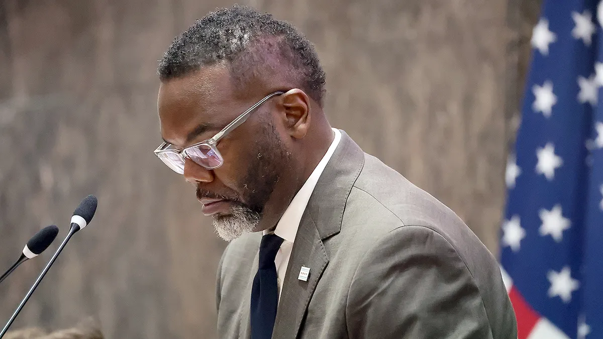 Gradonačelnik Johnson na sastanku