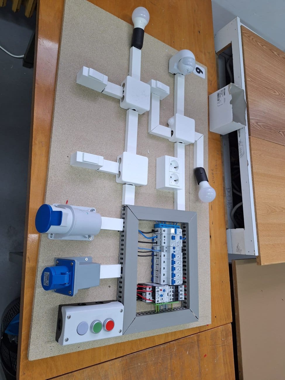 elektricneinstalacije tis  2