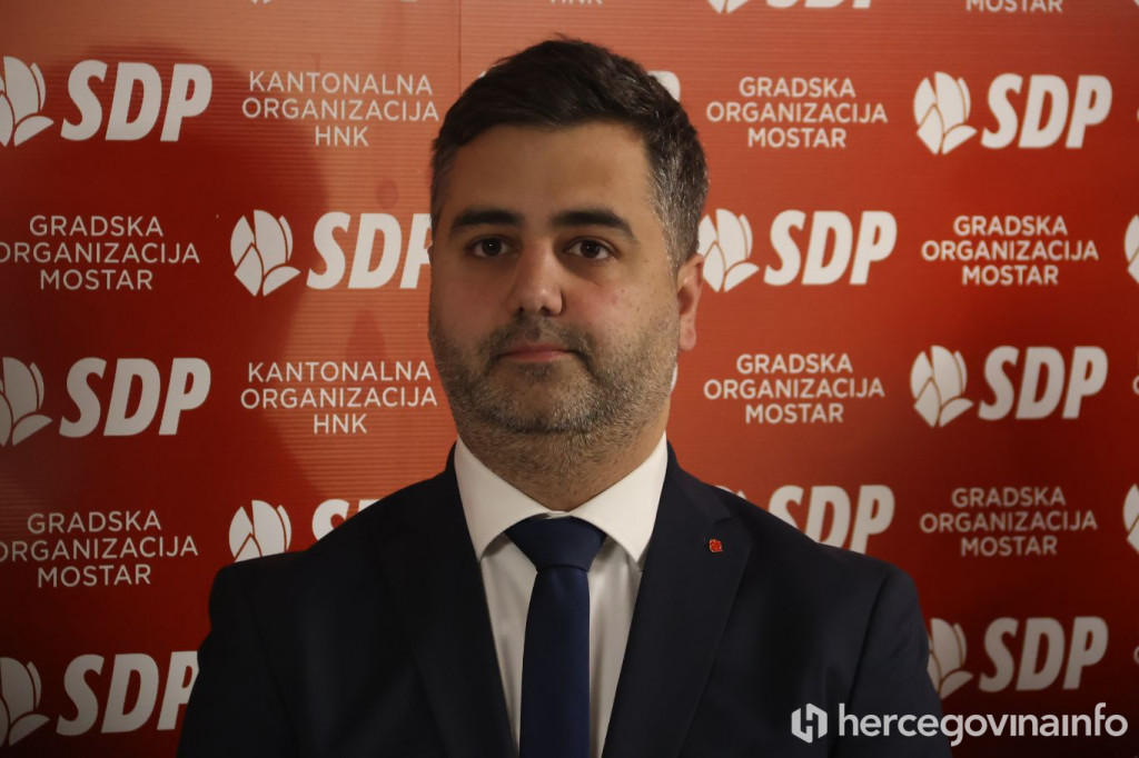  Emil Balavac, ministar trgovine, turizma i zaštite okoliša HNŽ