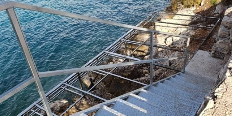 U Šparadićima niknulo "privatno sunčalište" – jesu li se bušile stijene, tko stoji iza svega i tko je ovo dozvolio?