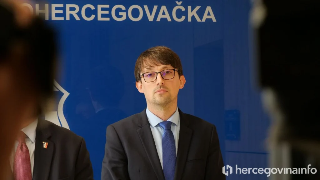 Liječnici vlada ŽZH Predrag Čović, Tomislav Pejić Josipa Juričić