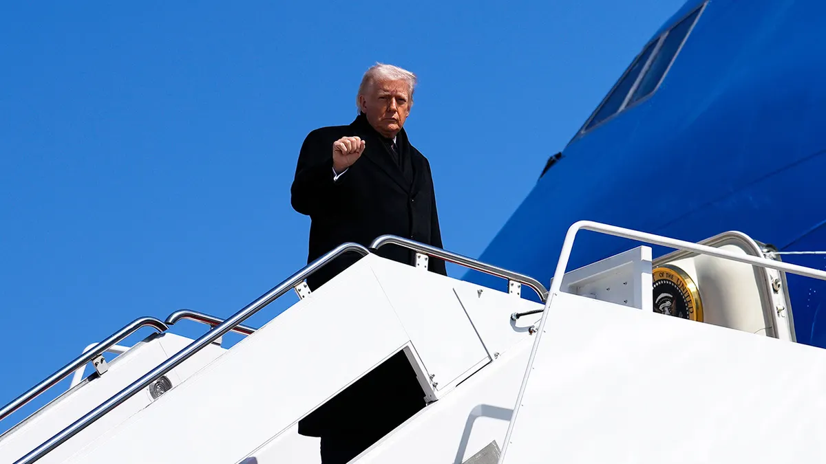 Predsjednik Donald Trump ukrcao se na Air Force One u združenoj bazi Andrews.
