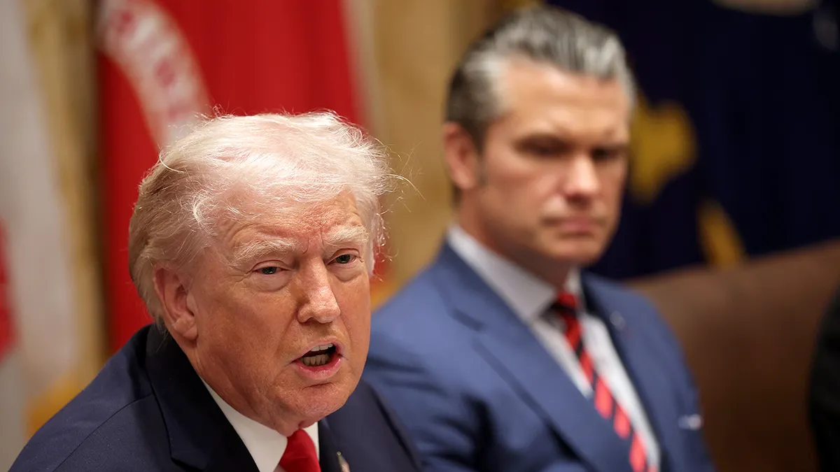 Predsjednik Donald Trump i ministar obrane Pete Hegseth