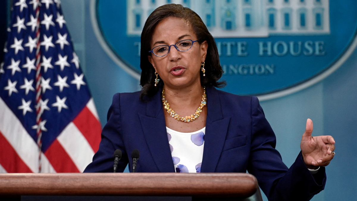 Susan Rice razgovara s novinarima tijekom brifinga u Bijeloj kući.