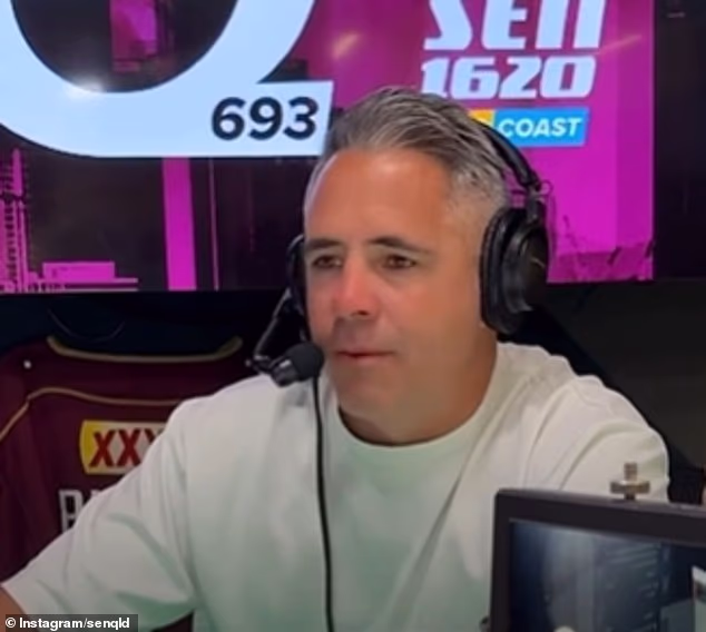 Bivša zvijezda Broncosa (na slici) odgovarao je na pitanje slušatelja u svojoj radijskoj emisiji kada ga je suvoditelj pitao o šansama da se bori protiv 'Sharon' Woods