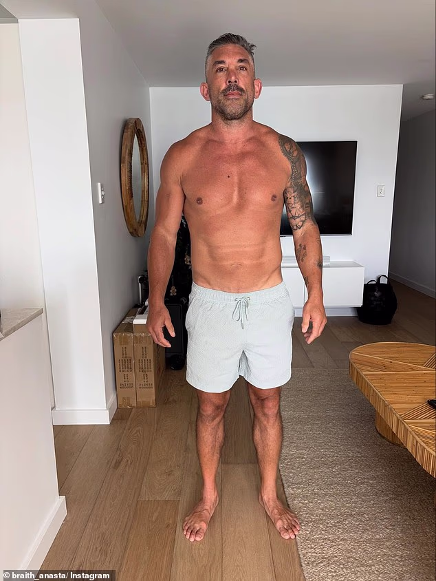 Anasta kaže da usklađivanje tri posla i obiteljskog života čini njegovu zahtjevnu fitness rutinu još boljim za obavljanje