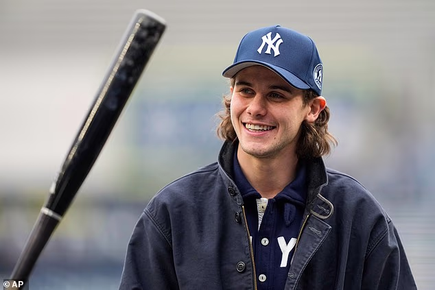 Hughes (24) bio je gost prve ovosezonske utakmice New York Yankeesa kod kuće