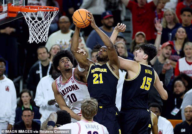 Wolverinesi su dominirali Wildcatsima u gotovo svim aspektima igre od početka do kraja