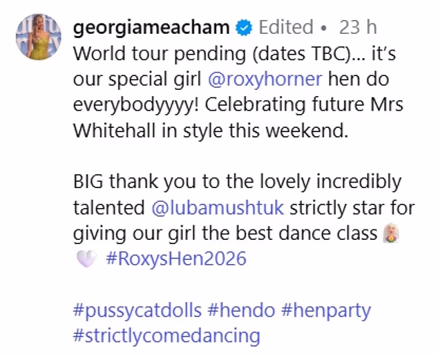 Roxyna glumica Georgia Meacham napisala je: 'Svjetska turneja u tijeku (datum TBC)¿ to je naša posebna djevojka @roxyhorner hen to everybodyyyy! Slavimo buduću gospođu Whitehall u stilu ovog vikenda