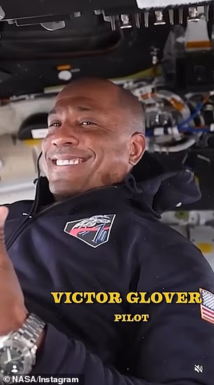 Pilot Victor Glover je podigao palac gore
