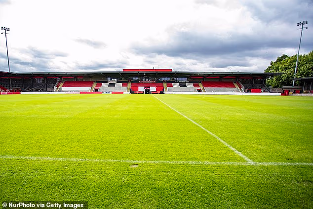 Navijač je pisao kako bi izrazio svoj bijes nakon što je liga odlučila da se domaća utakmica FC Uniteda protiv Stockton Towna igra izvan njihovog terena Broadhurst Parka