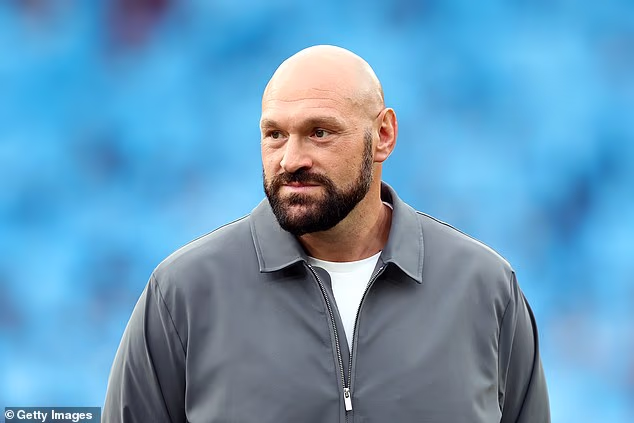 Fury je opisao kako se njegova obitelj suočila s muškarcem koji je prešao preko njihove ograde i zahtijevao da ga usvoji