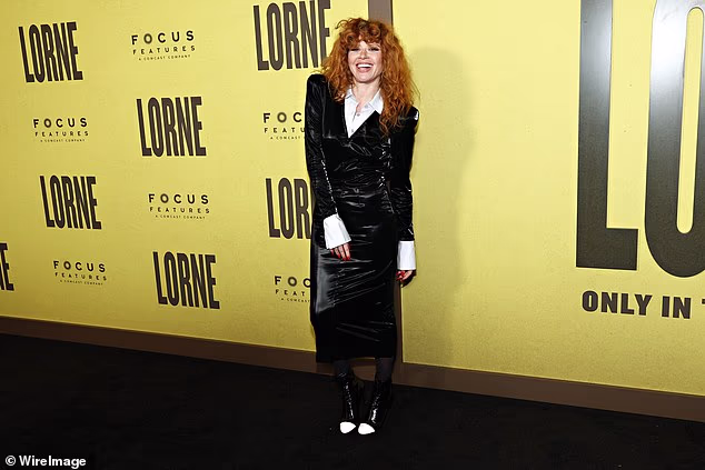 Na kraju je stigla u New York kada se pojavila na crvenom tepihu dokumentarca Lorne u Bronxu u četvrtak navečer