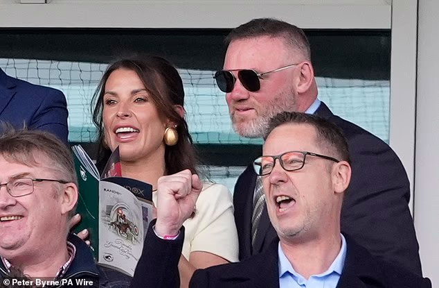 Par je navijao na tribinama dok je Coleen listala program događanja