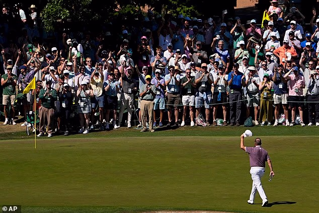 Bio je to tek 35. put da je hole-in-one postignut na Mastersu, a sada Lowry ima dva