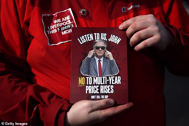 Bilo je mirnih, ali važnih prosvjeda oko terena prije početka u 17:30