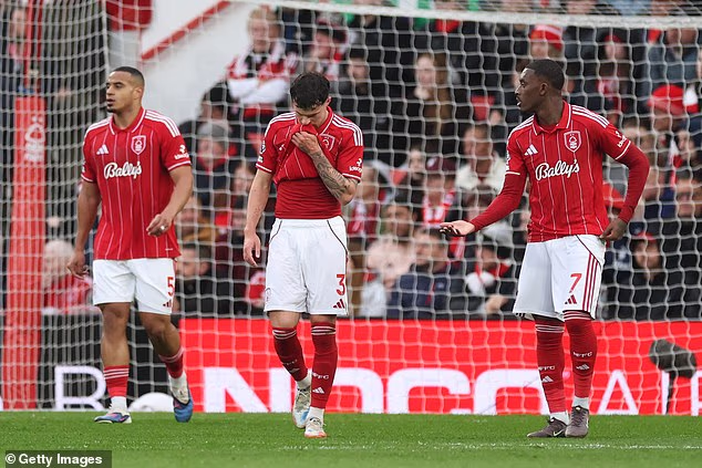 Aston Villa je povela 1-0 kada je Murillo ubacio loptu u svoj gol sredinom prve trećine