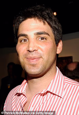 Kevin Turen, producent serije, preminuo je u 45. godini otprilike tri mjeseca nakon Clouda 12. studenog 2023., nakon što je doživio hitan srčani udar dok je bio za volanom