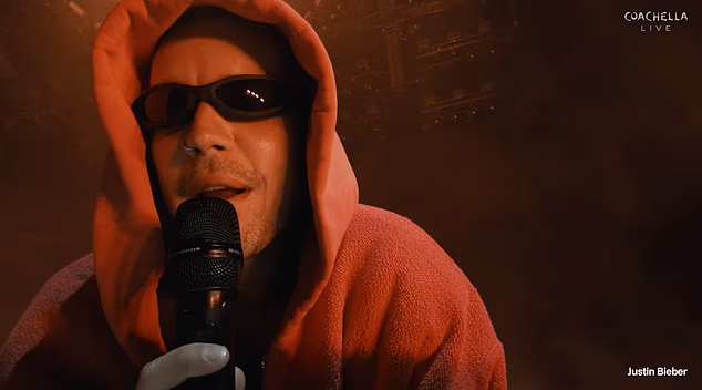 Obožavatelji koji su zapravo bili tamo sada su progovorili, a britanski influencer i samozatajni Belieber Jack Remmington kritizirao je pjevačevu usredotočenost na publiku kod kuće