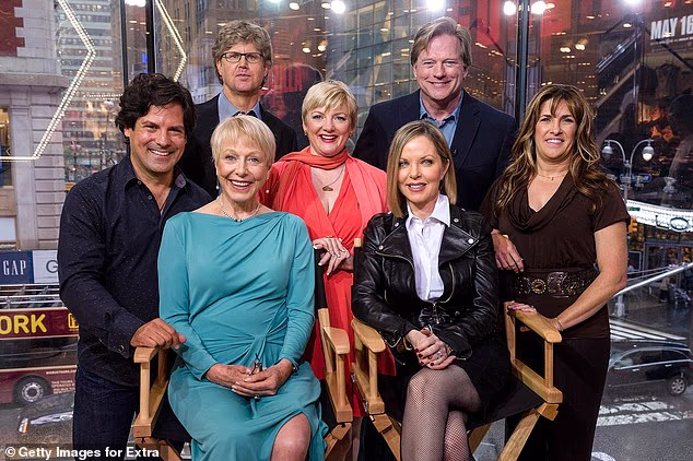 Glumačka ekipa je ranije izrazila sumnju u ponovno pokretanje svoje serije