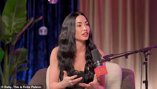 Dana 3. ožujka, Lovato je u podcastu Baby, This is Keke Palmer izjavila da ju je Disney Channel 'uvijek suprotstavljao' Gomezu tijekom njihovog ranog vrhunca.