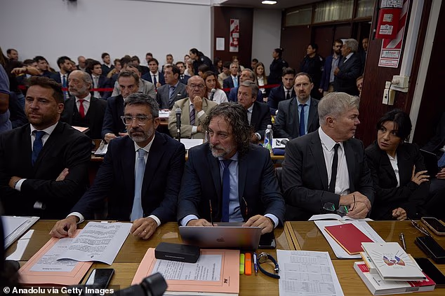 Gianinna Maradona (desno) i pravni timovi bili su krcati u sudnici u utorak