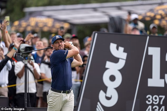 Bryson DeChambeau je prikazan kako se natječe na LIC Golf's događaju u Južnoj Africi prošlog mjeseca