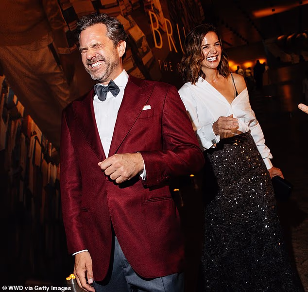 Na snimkama s večeri, Holmes i Jackson nisu mogli suzdržati radost i smijeh, očito se zabavljaju