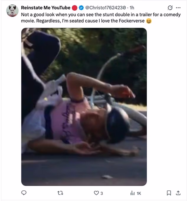 'Nije dobar izgled kad možete vidjeti dublera u traileru za komediju', napisao je jedan