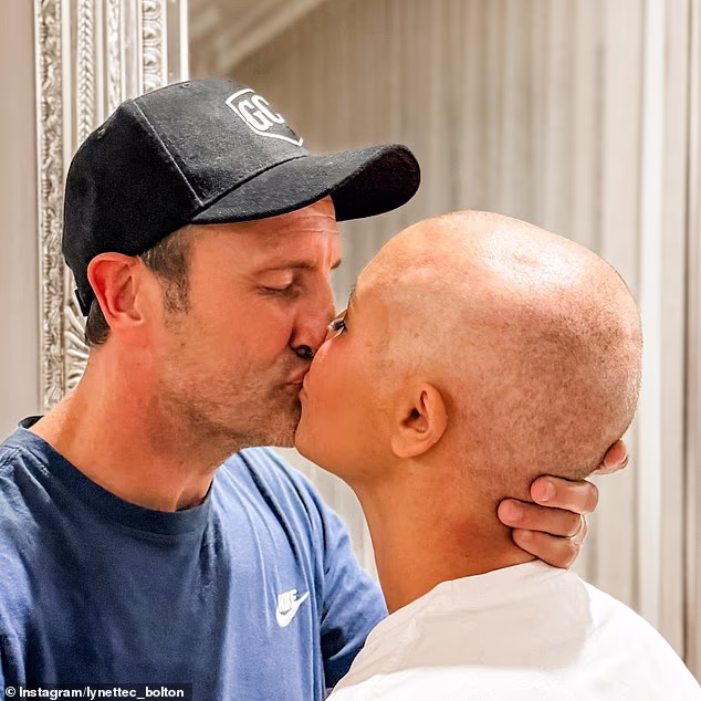 Supruga Judea Boltona podijelila je iskren video koji prikazuje danak agresivnog liječenja raka dojke