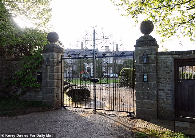 Označeno kao 'vjenčanje godine', očekuje se da će ceremonija i prijem biti pun zvijezda