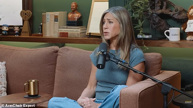 Dobitnik Emmyja rekao je 20. listopada u epizodi podcasta Armchair Expert: 'Kad ljudi kažu, "Ali možete usvojiti," Ne želim posvojiti. Želim svoj DNK u maloj osobi. To je jedini način, sebičan ili ne, što god to bilo, ja sam to želio'