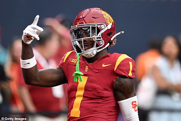 Branch je igrao dvije sezone za USC Trojans prije nego što je prošle godine prešao u Georgiju