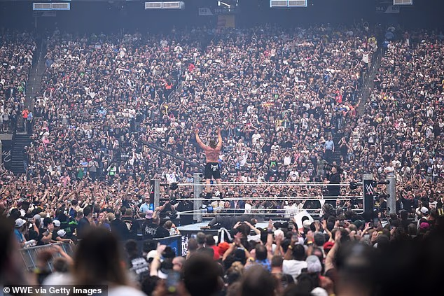 Ikona WWE-a oprostila se ispred prepunog stadiona Allegiant u Las Vegasu