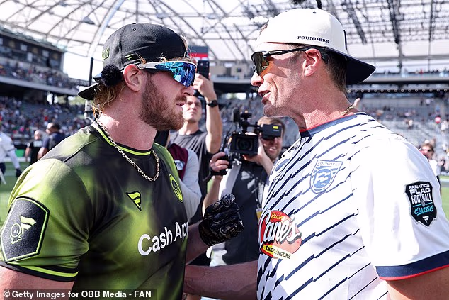 Brady se upleo u svađu s Loganom Paulom otkad se rugao sposobnostima hrvača