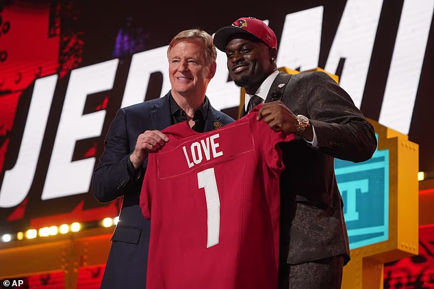 Star Notre Dame running back Jeremiyah Love izabran je od strane Arizona Cardinals na 3. mjesto