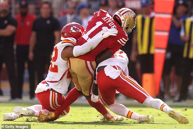 Aiyuk, koji nije igrao za San Francisco otkako je pokidao ACL, MCL i meniskus protiv Kansas City Chiefsa 2024. (na slici), trebao bi napustiti momčad ove sezone izvan sezone