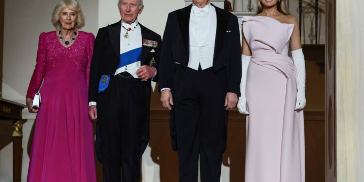 Poslastice iz košnice Bijele kuće Melanije Trump predstavljene na jelovniku državne večere za kralja Charlesa i kraljicu Camillu