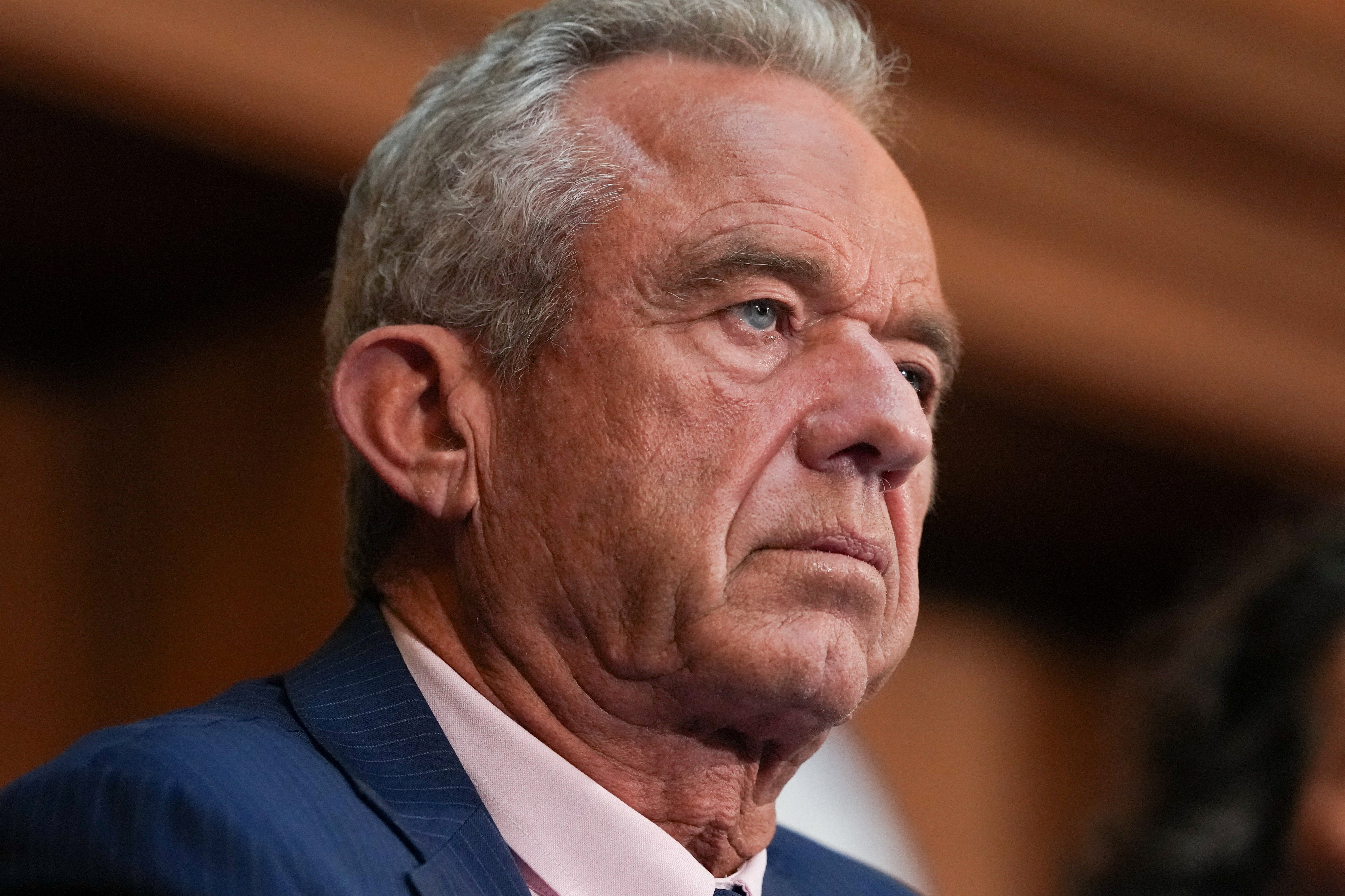 Kennedy je ranije priznao da je bacio mrtvo mladunče medvjeda u Central Park, a optužen je i za druge bizarne incidente sa životinjama, uključujući odrubljivanje glave lešini kita