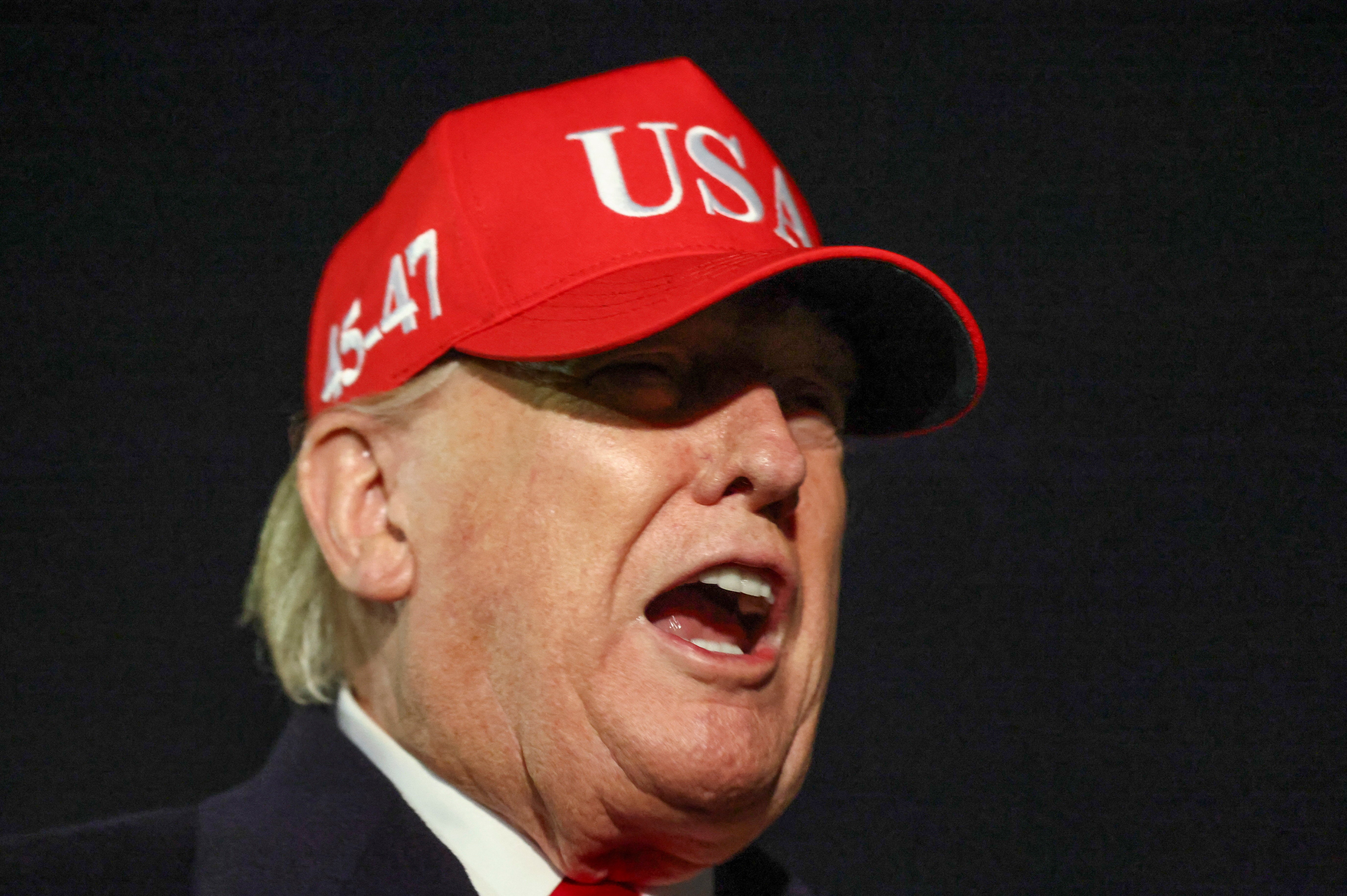 Prijetnja Donalda Trumpa da će zatvoriti Hormuški tjesnac za sve iranske brodove, u kombinaciji s iranskim nezakonitim blokiranjem naftne arterije, gurnula je naftu na 148 dolara po barelu