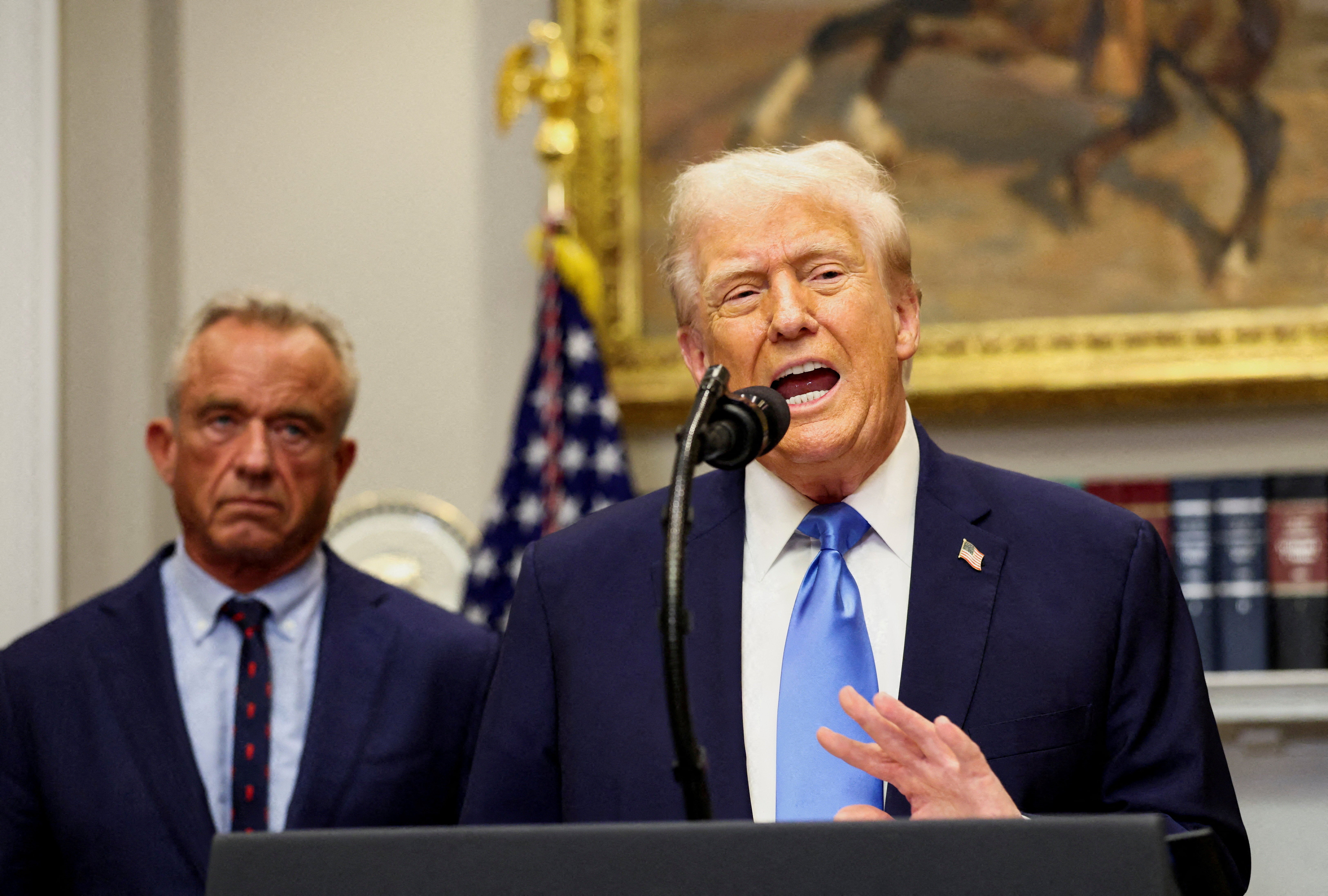 Trumpova administracija poduzela je druge kontroverzne korake oko znanstvene politike, uključujući uklanjanje cijelog ključnog savjetodavnog odbora za cjepiva CDC-a