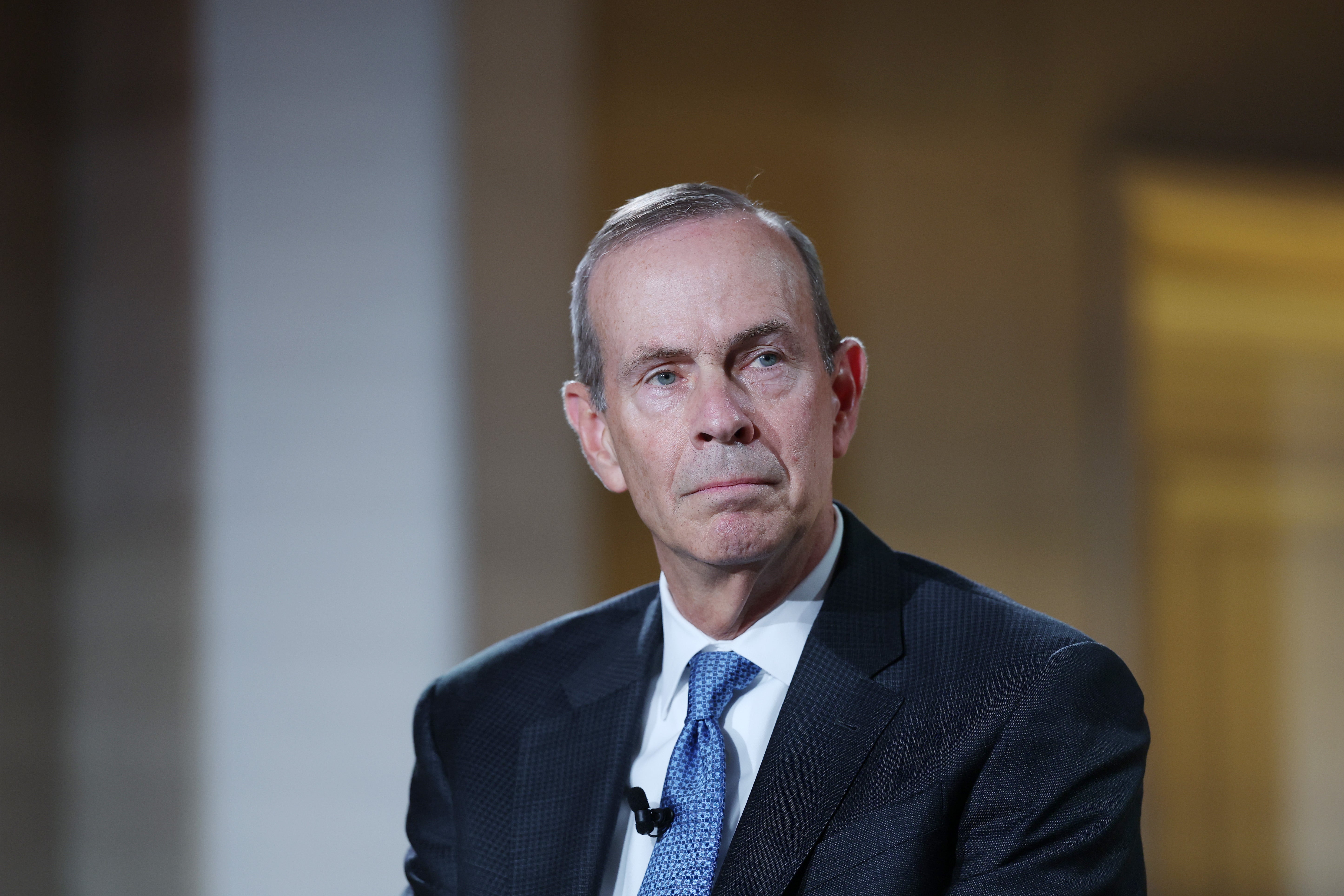 Glavni izvršni direktor Chevron Corp. Mike Wirth sudjeluje u panelu na BlackRock Infrastructure Summitu 11. ožujka 2026.