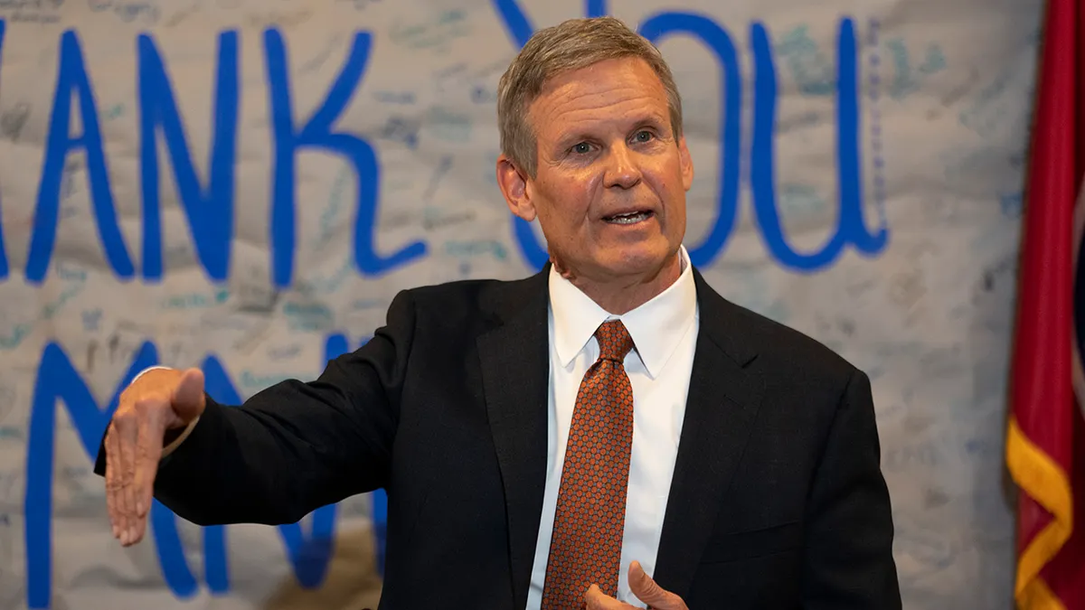 Guverner Tennesseeja Bill Lee odgovara na pitanja na konferenciji za novinare u Nashvilleu