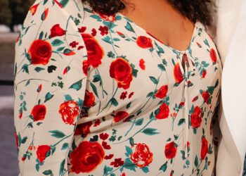 Alison Hammond izgleda nevjerojatno u haljini s printom ruža dok nastavlja pokazivati ​​svoj 11. gubitak težine