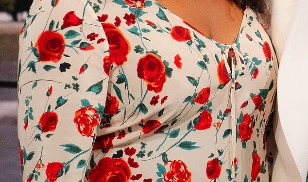 Alison Hammond izgleda nevjerojatno u haljini s printom ruža dok nastavlja pokazivati ​​svoj 11. gubitak težine