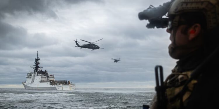 Američka mornarica pogodila iranski teretni brod, Iran uzvratio dronovima na američke brodove