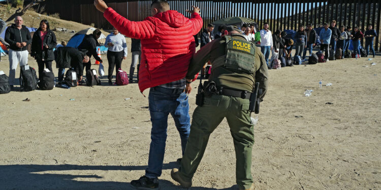 Američke deportacije u afričku državu osuđuju se kao ‘nedostojanstvene i dehumanizirajuće’ — RT Africa